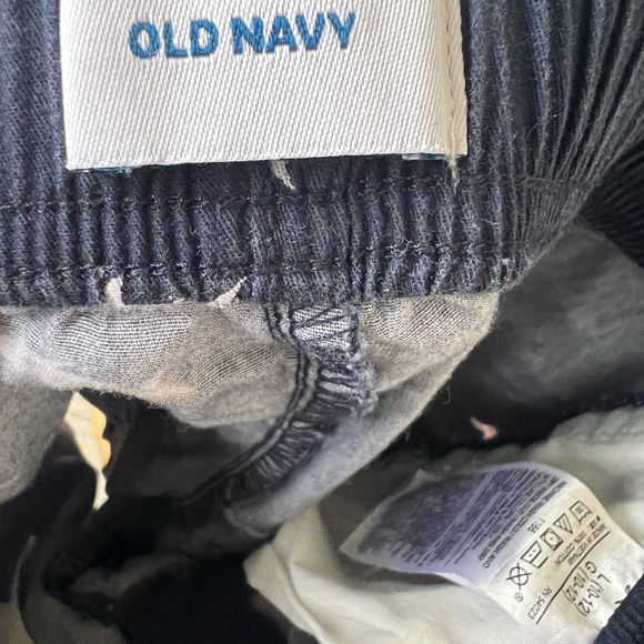 🎀 Old Navy shorts with sharks size L - Picture 4 of 4